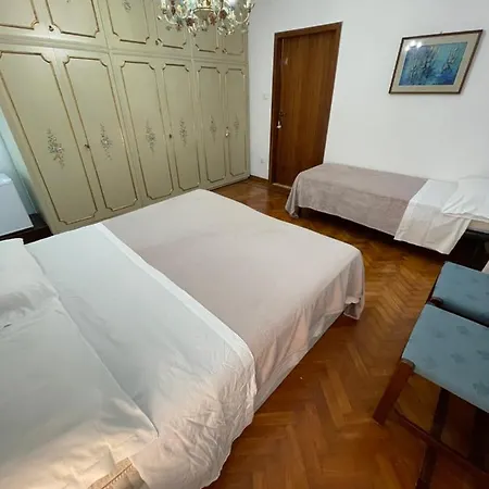 King's Garden Konukevi *