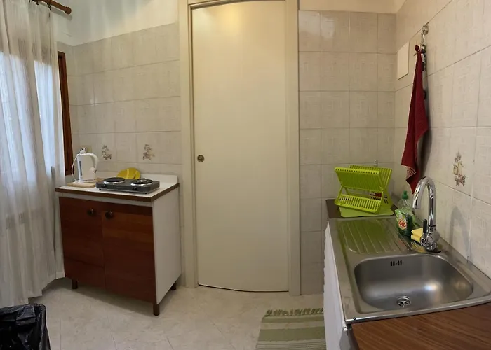 King's Garden Pensión *