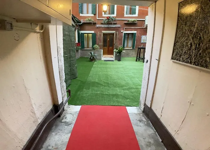 King's Garden Pensión Venecia